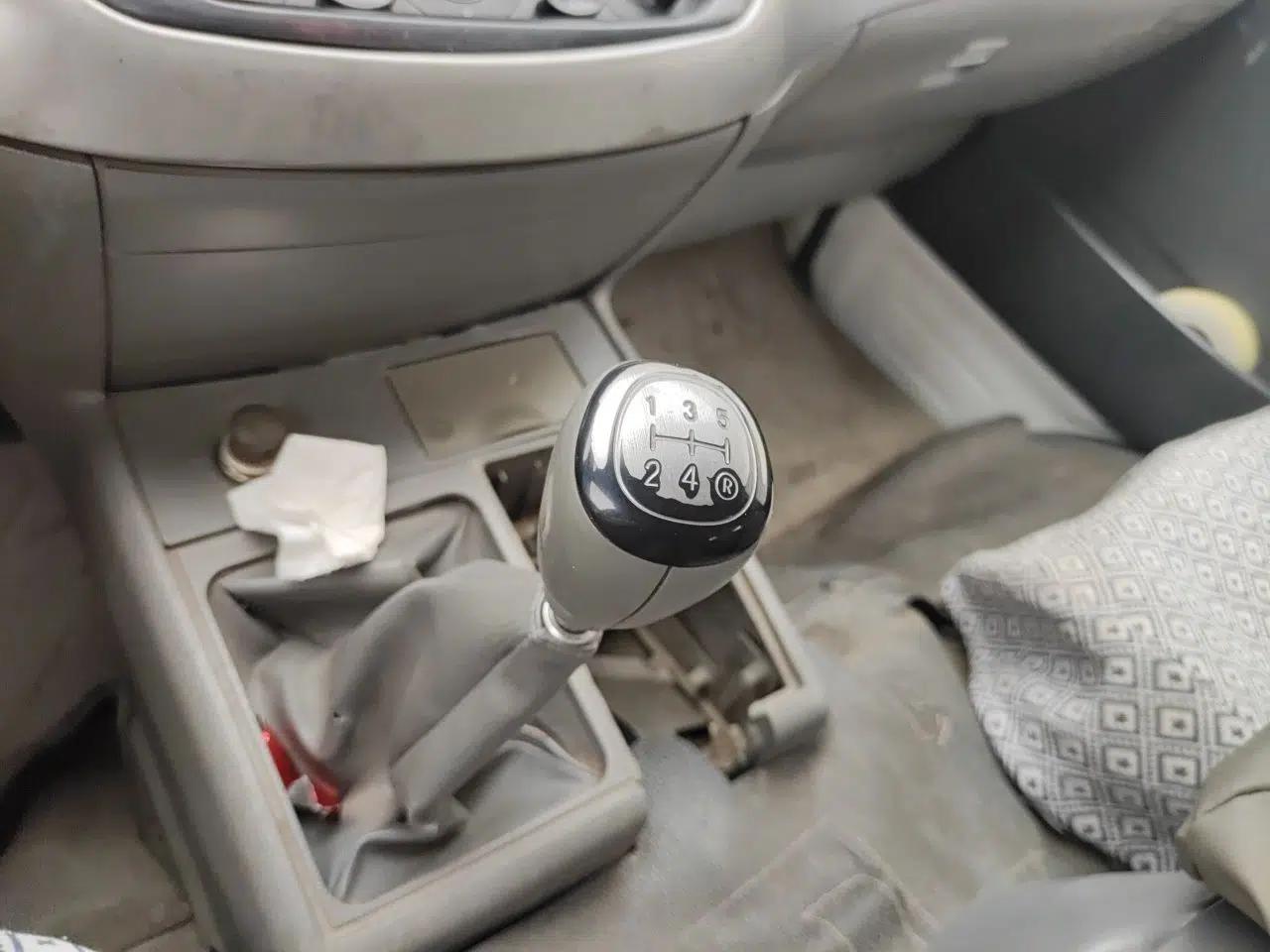 Jinbei Hiace 2011 2.0L Fifth-Generation Express Luxury V19 — миниатюра 15