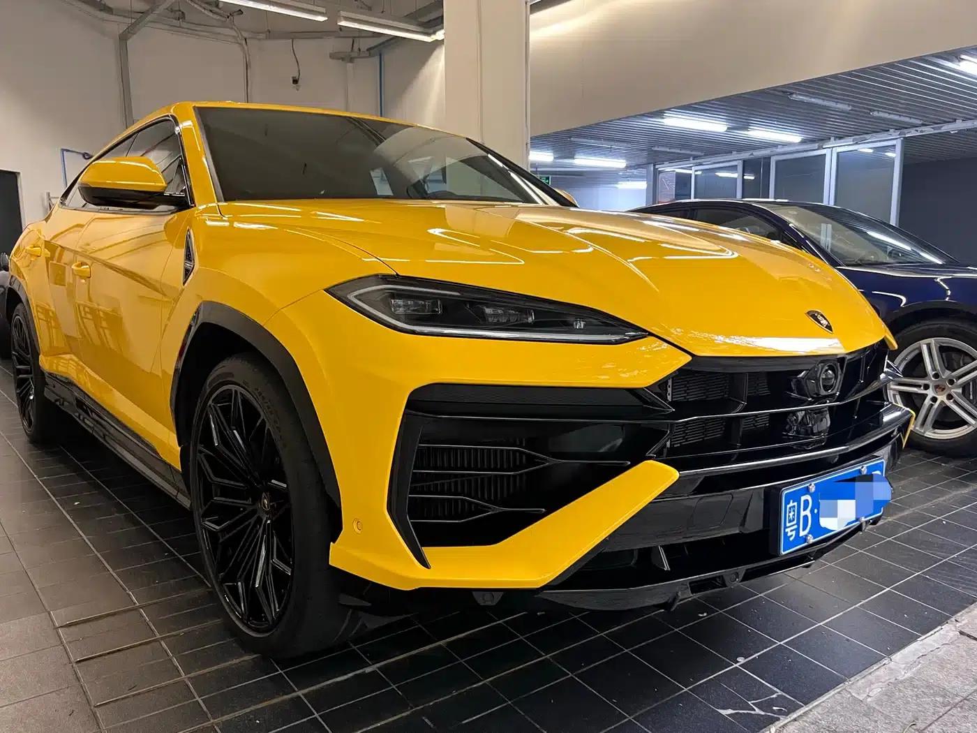 2025 Urus SE 4.0T Standard Edition — миниатюра 2