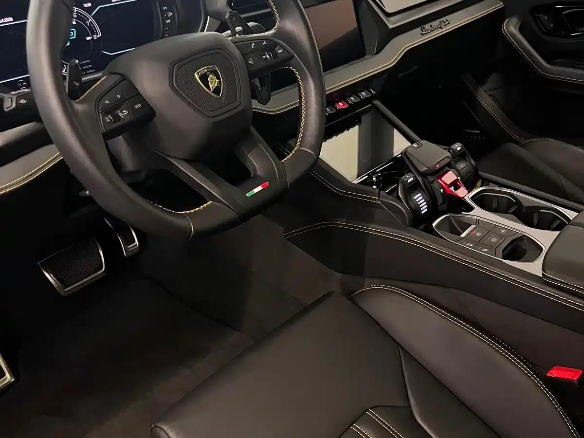 2025 Urus SE 4.0T Standard Edition — миниатюра 13