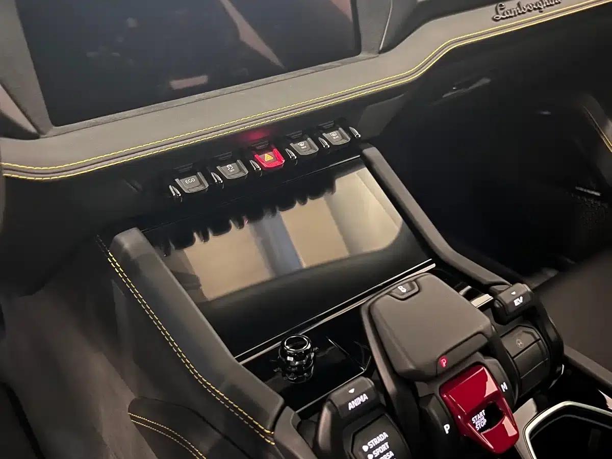 2025 Urus SE 4.0T Standard Edition — миниатюра 14