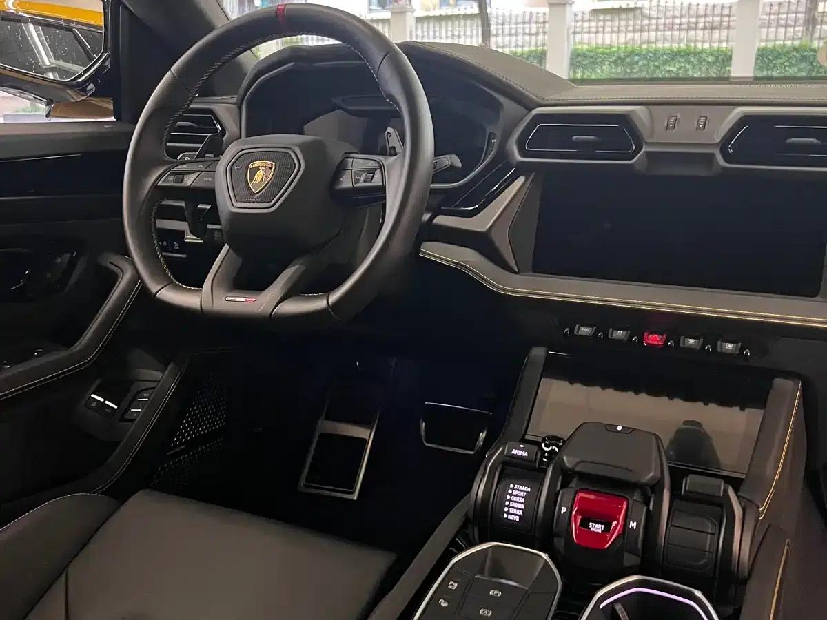 2025 Urus SE 4.0T Standard Edition — миниатюра 20