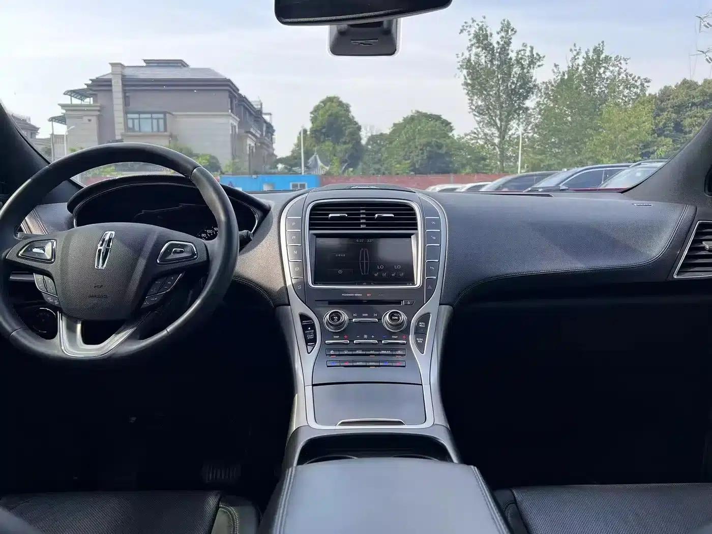 Lincoln MKX 2017 2.0T AWD Premium Edition — миниатюра 11