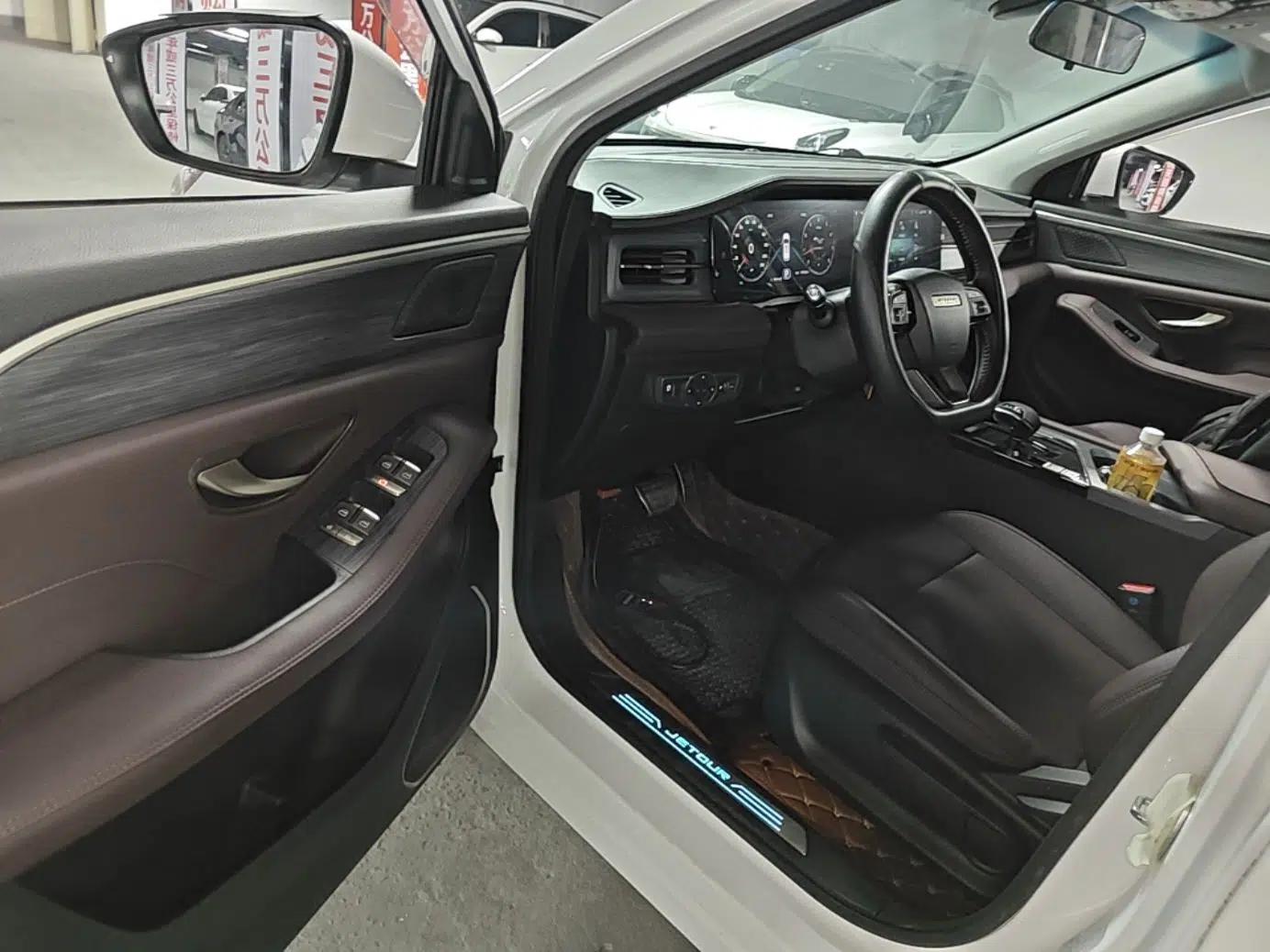 JETOUR X90 PLUS 2024 1.6TD DCT Family Fun Edition 7 Seats — миниатюра 19