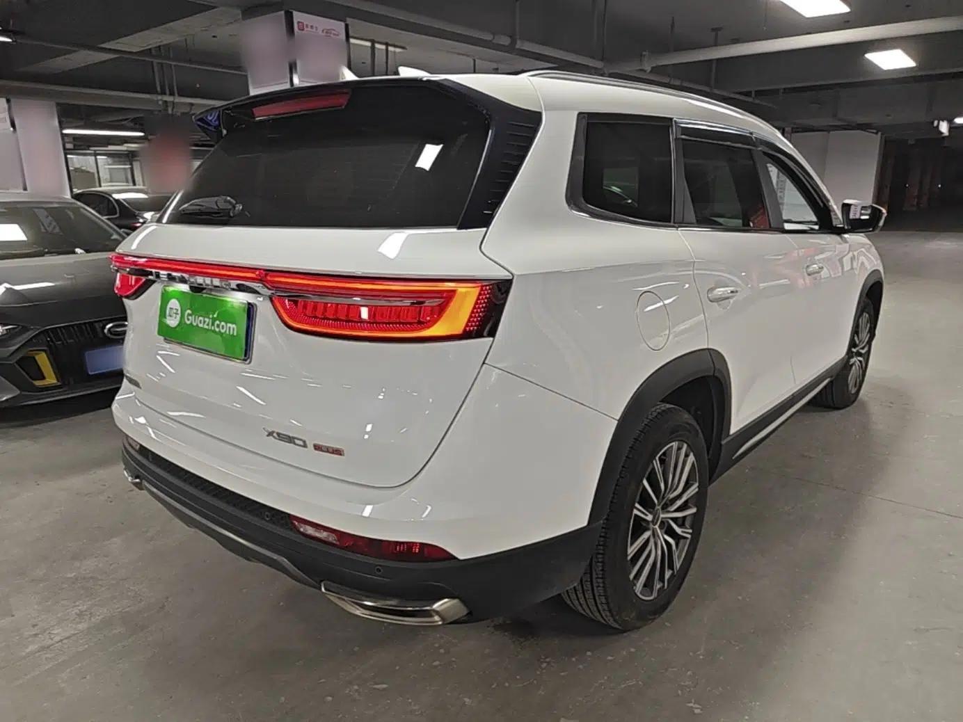 JETOUR X90 PLUS 2024 1.6TD DCT Family Fun Edition 7 Seats — миниатюра 6