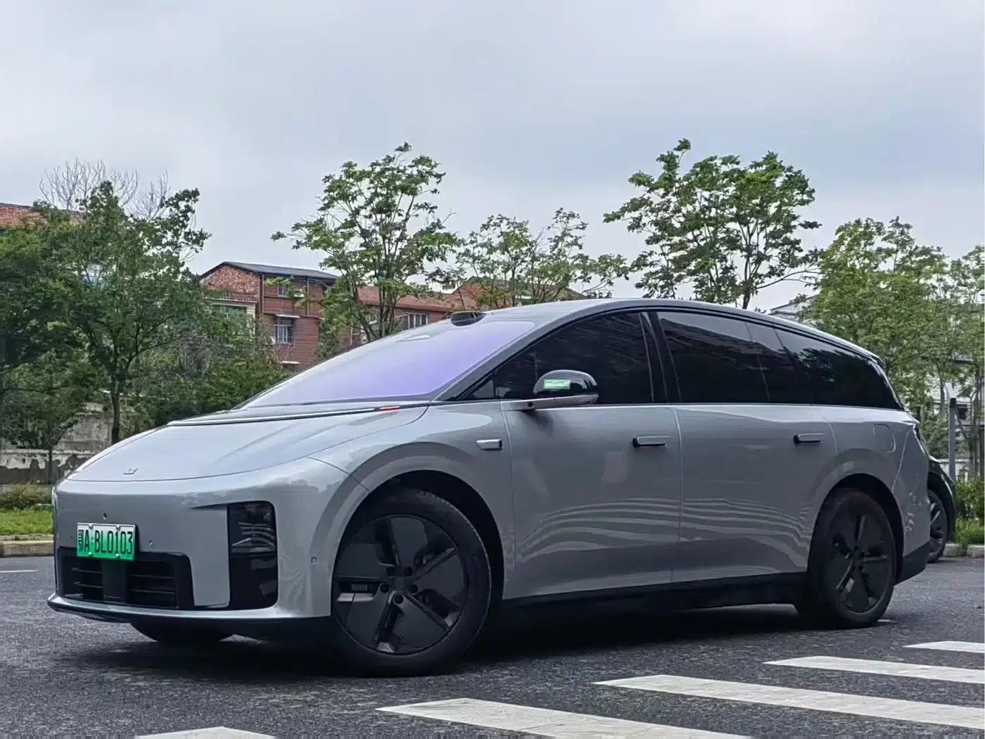 Li Auto i8 2025 Standard Edition — миниатюра 1