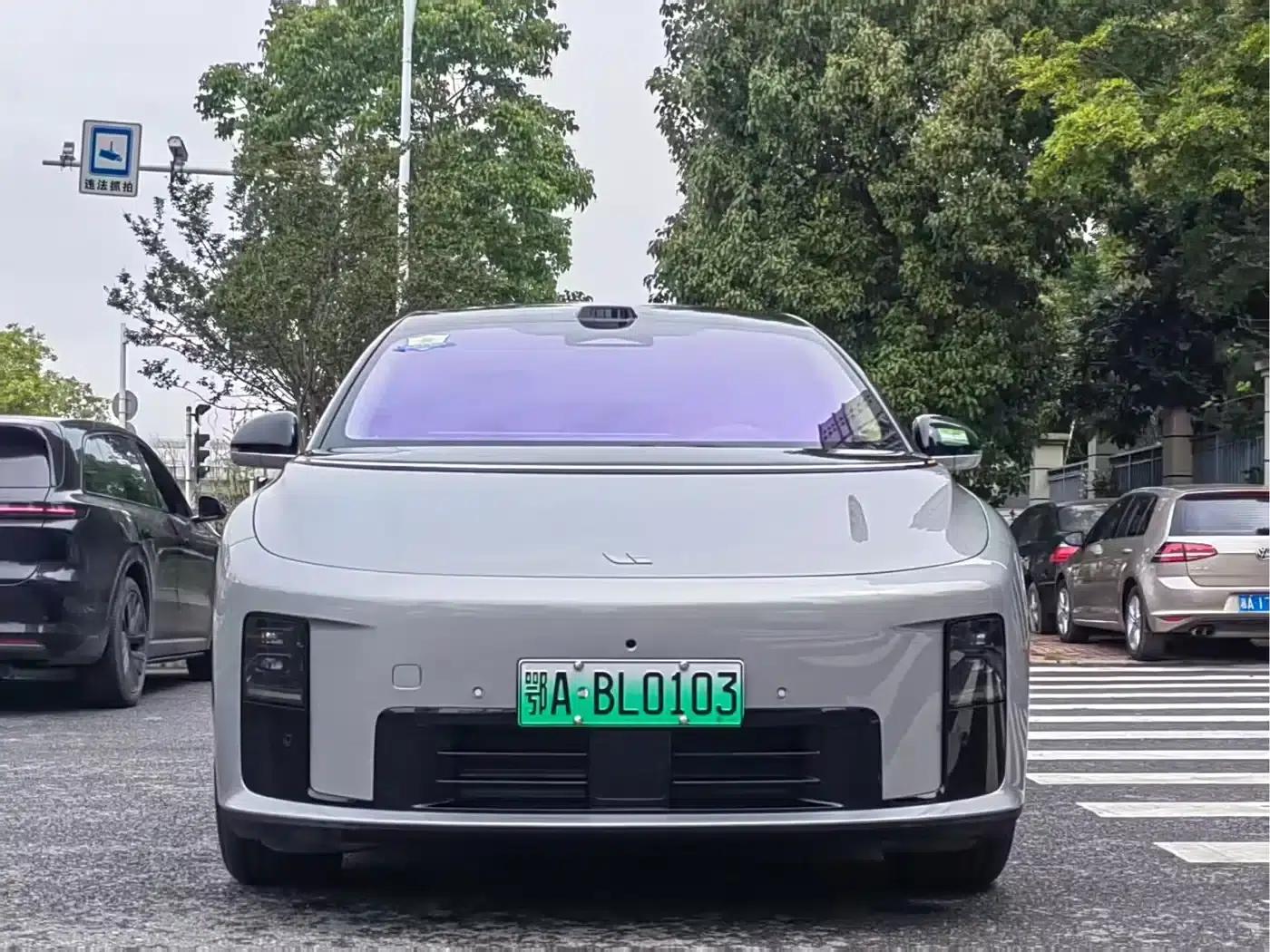 Li Auto i8 2025 Standard Edition — миниатюра 2