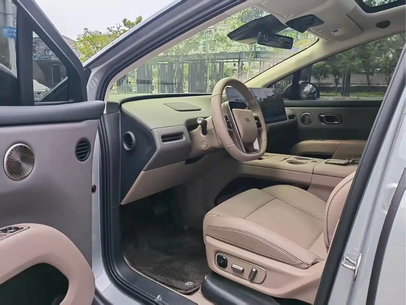 Li Auto i8 2025 Standard Edition — миниатюра 6