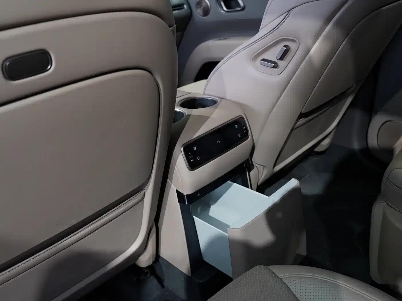 Li Auto i8 2025 Standard Edition — миниатюра 15