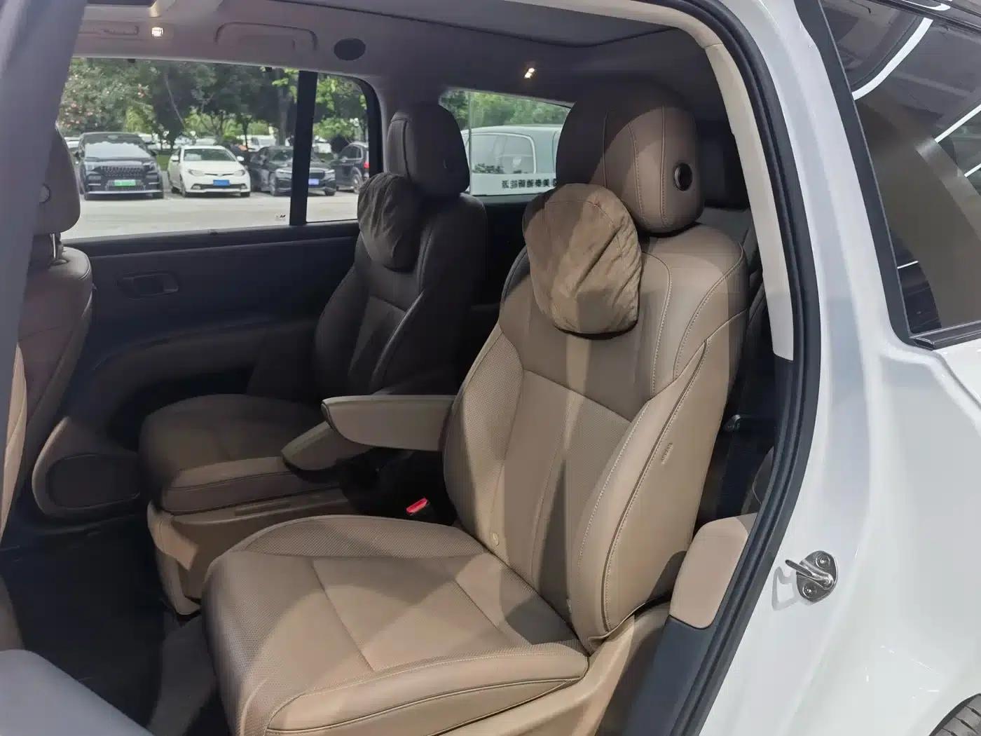 Li Auto i8 2025 Standard Edition — миниатюра 18