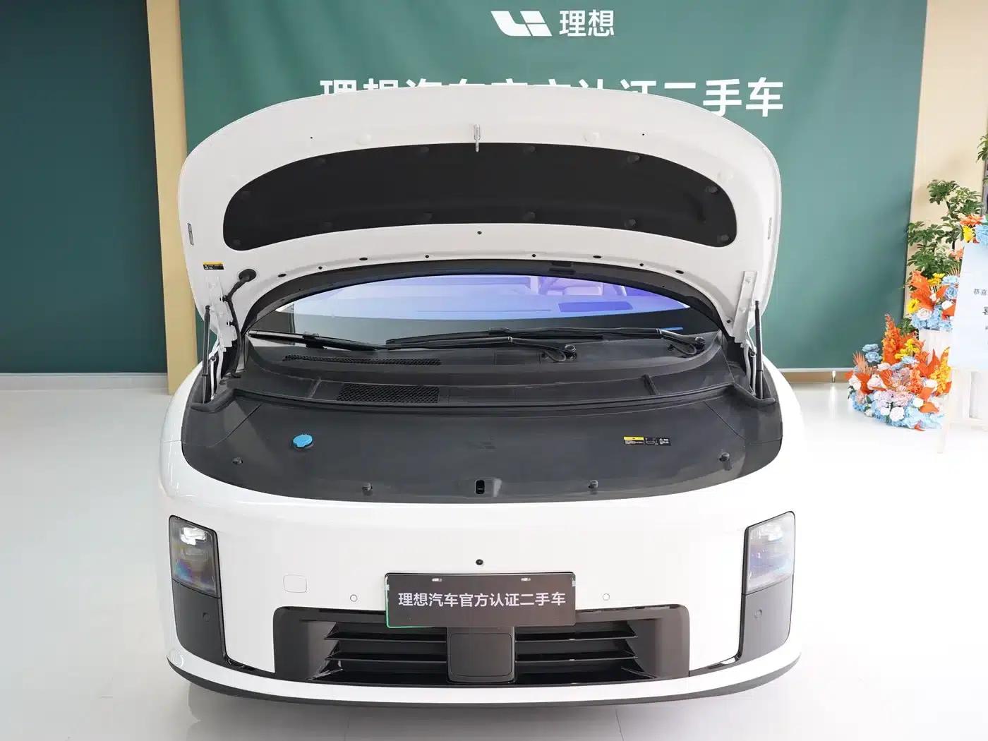 Li Auto i8 2025 Standard Edition — миниатюра 4
