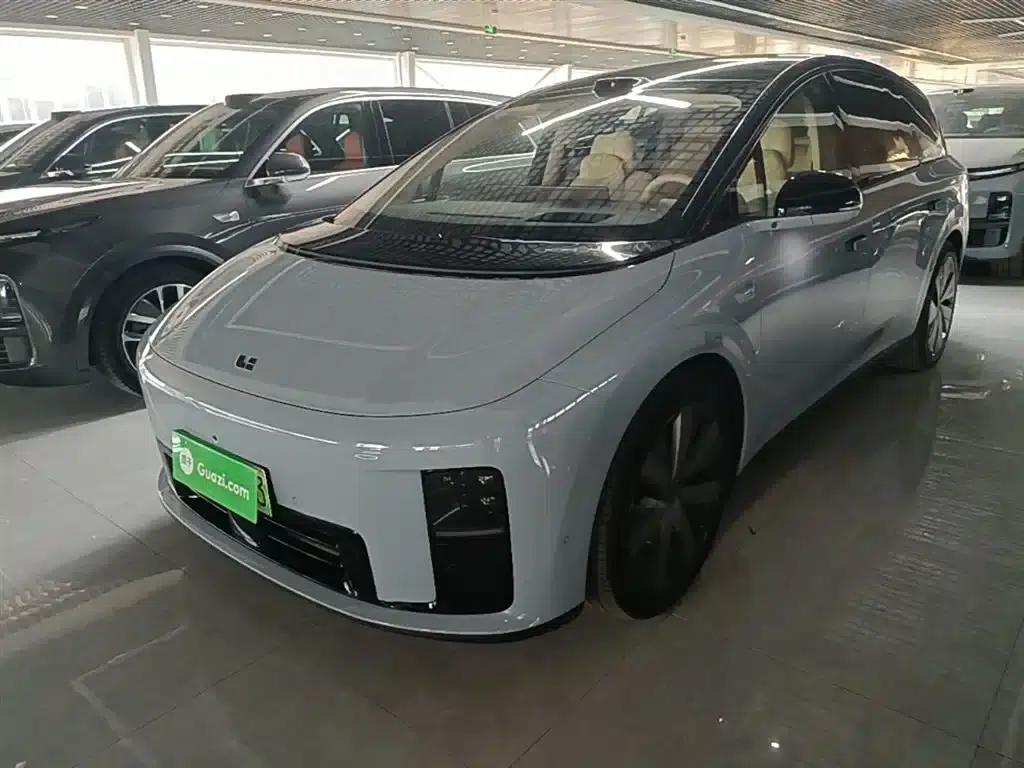 Li Auto i8 2025 Standard Edition — миниатюра 2