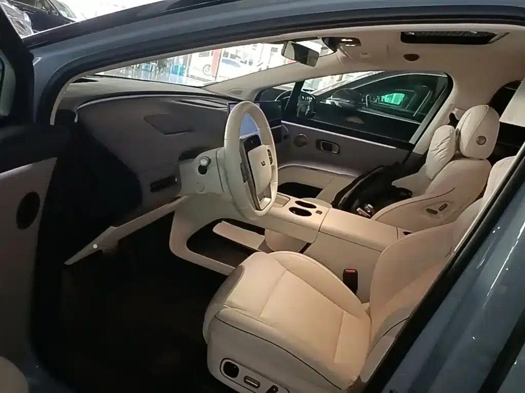 Li Auto i8 2025 Standard Edition — миниатюра 16