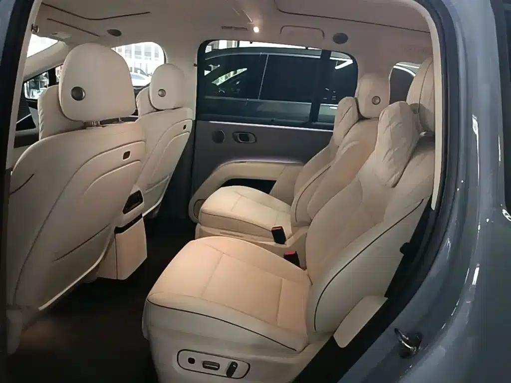 Li Auto i8 2025 Standard Edition — миниатюра 17