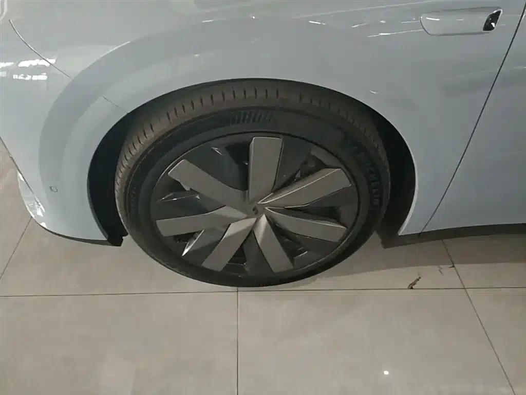 Li Auto i8 2025 Standard Edition — миниатюра 23