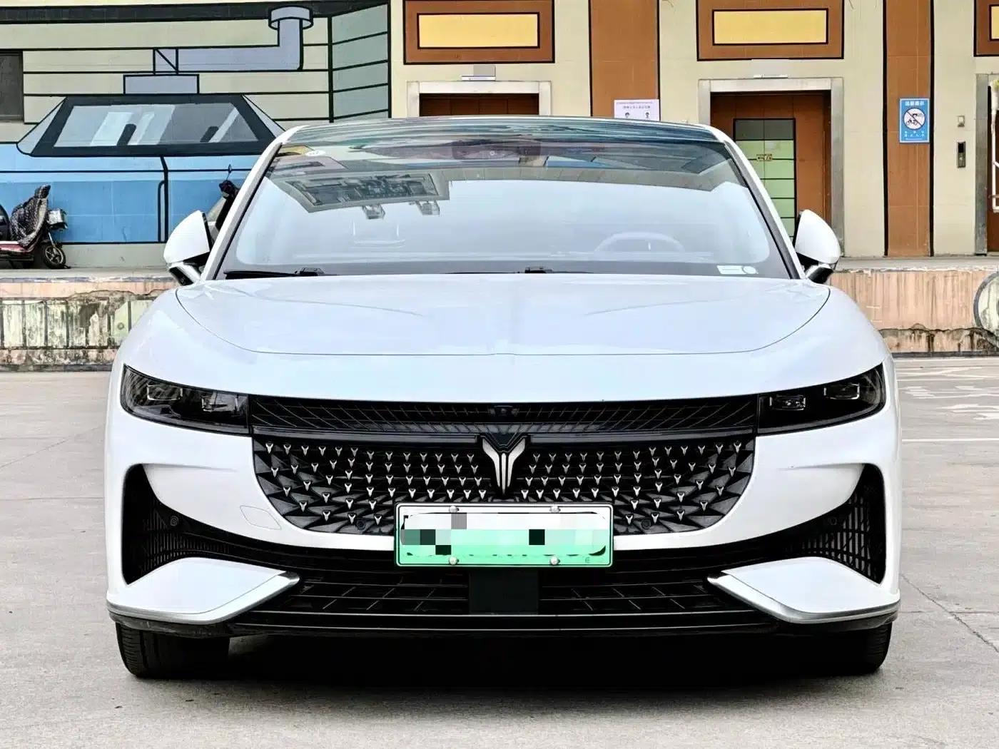 Voyah Chase Light 2024 PHEV AWD Extended Range Executive Edition — миниатюра 14
