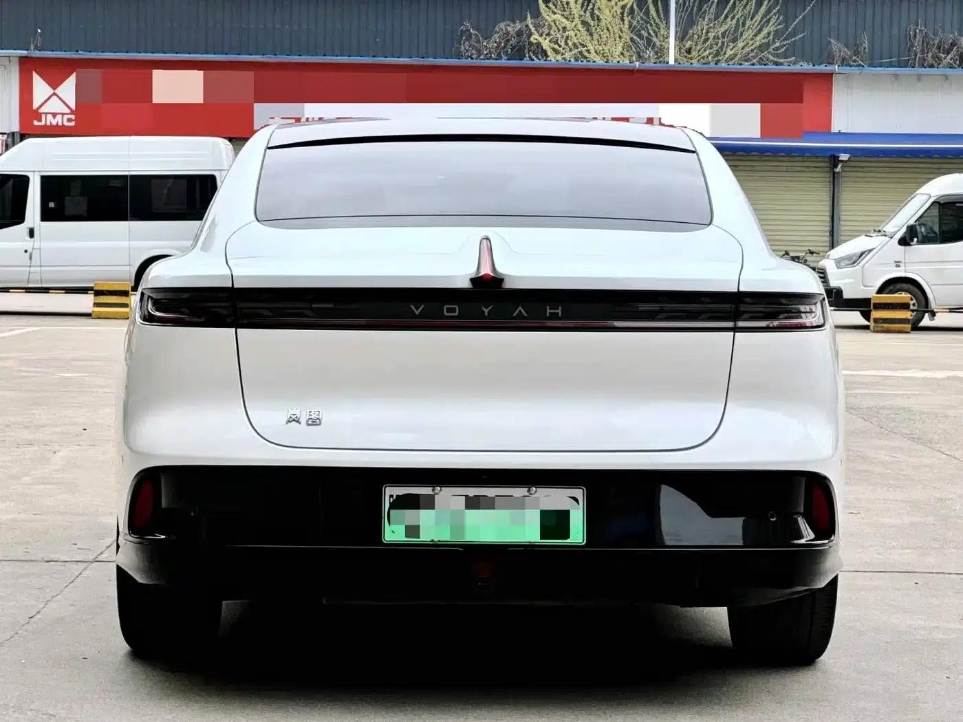 Voyah Chase Light 2024 PHEV AWD Extended Range Executive Edition — миниатюра 22