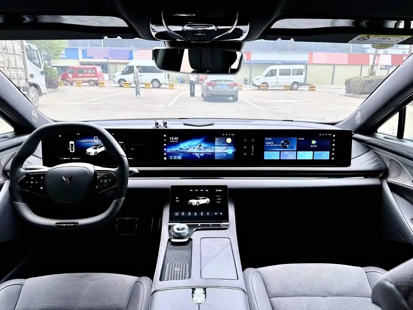 Voyah Chase Light 2024 PHEV AWD Extended Range Executive Edition — миниатюра 4