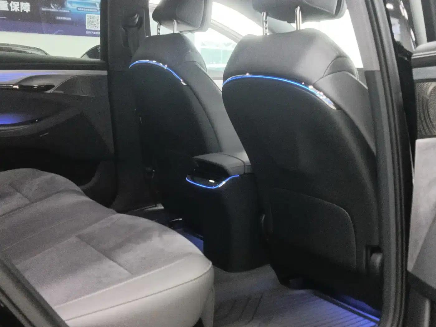 Voyah Chasing the Light 2024 PHEV AWD Long Range Flagship Edition — миниатюра 9