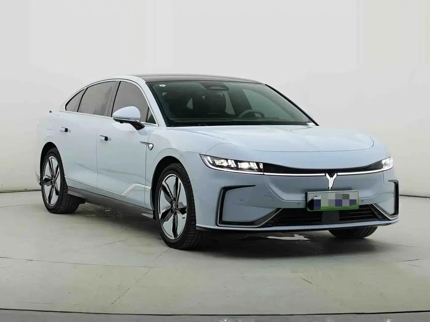 Voyah Chasing Light 2023 AWD Flagship Edition — миниатюра 2