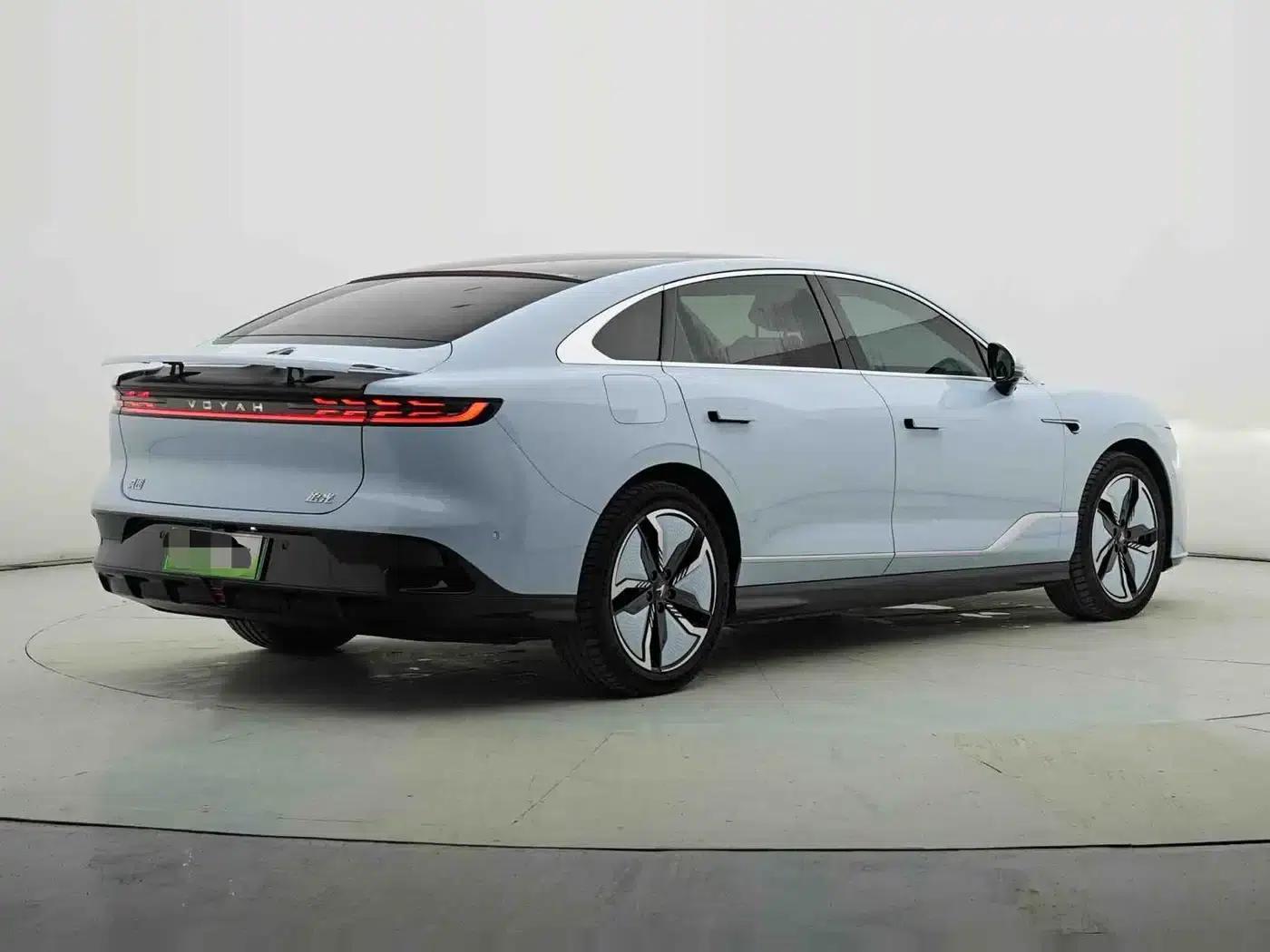 Voyah Chasing Light 2023 AWD Flagship Edition — миниатюра 4