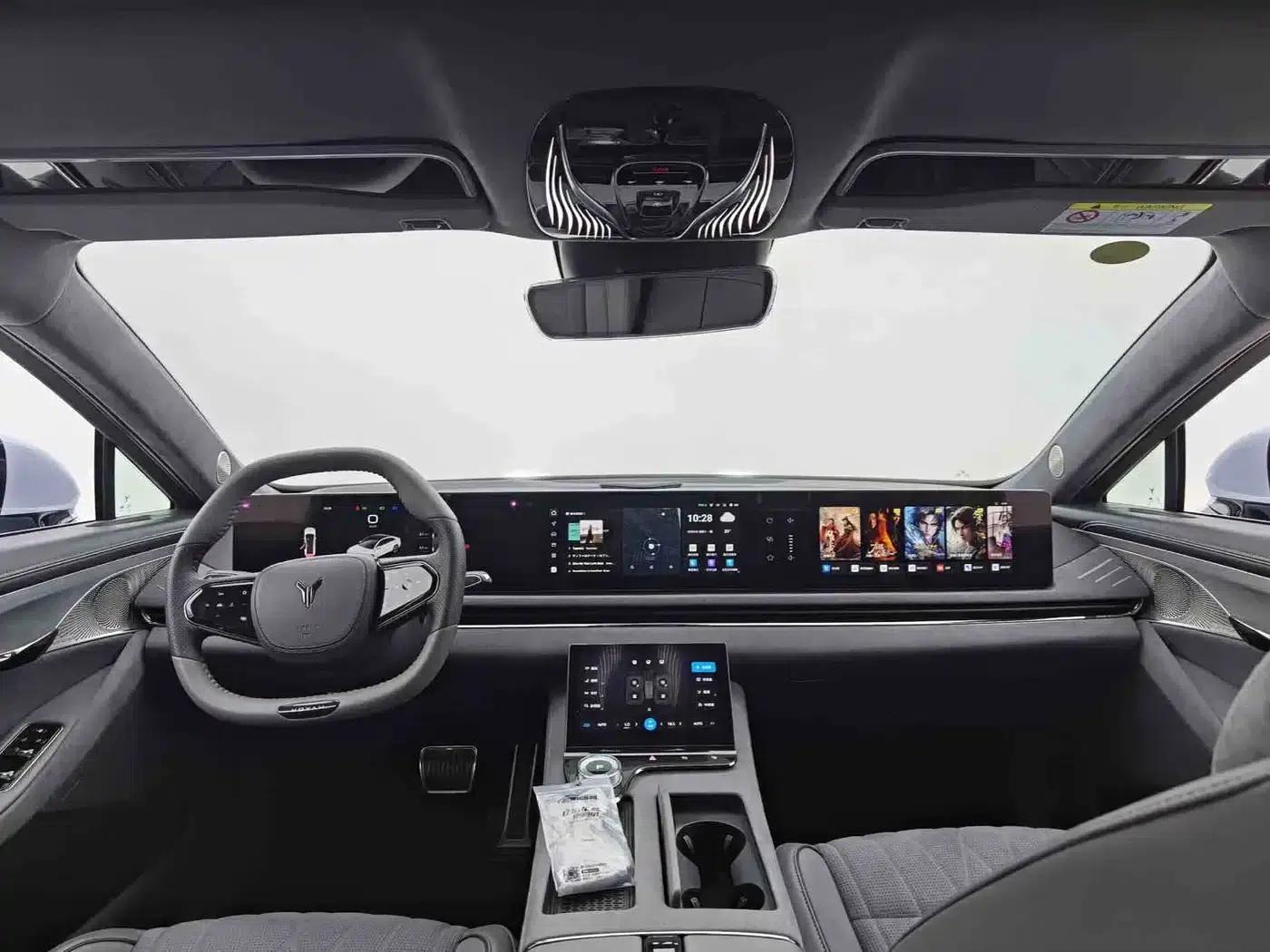 Voyah Chasing Light 2023 AWD Flagship Edition — миниатюра 9