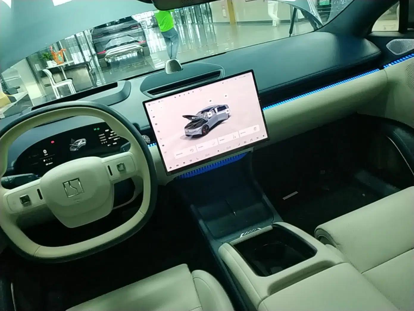 Zeekr 007 2024 Four-Wheel Drive Version 75 kWh — миниатюра 16