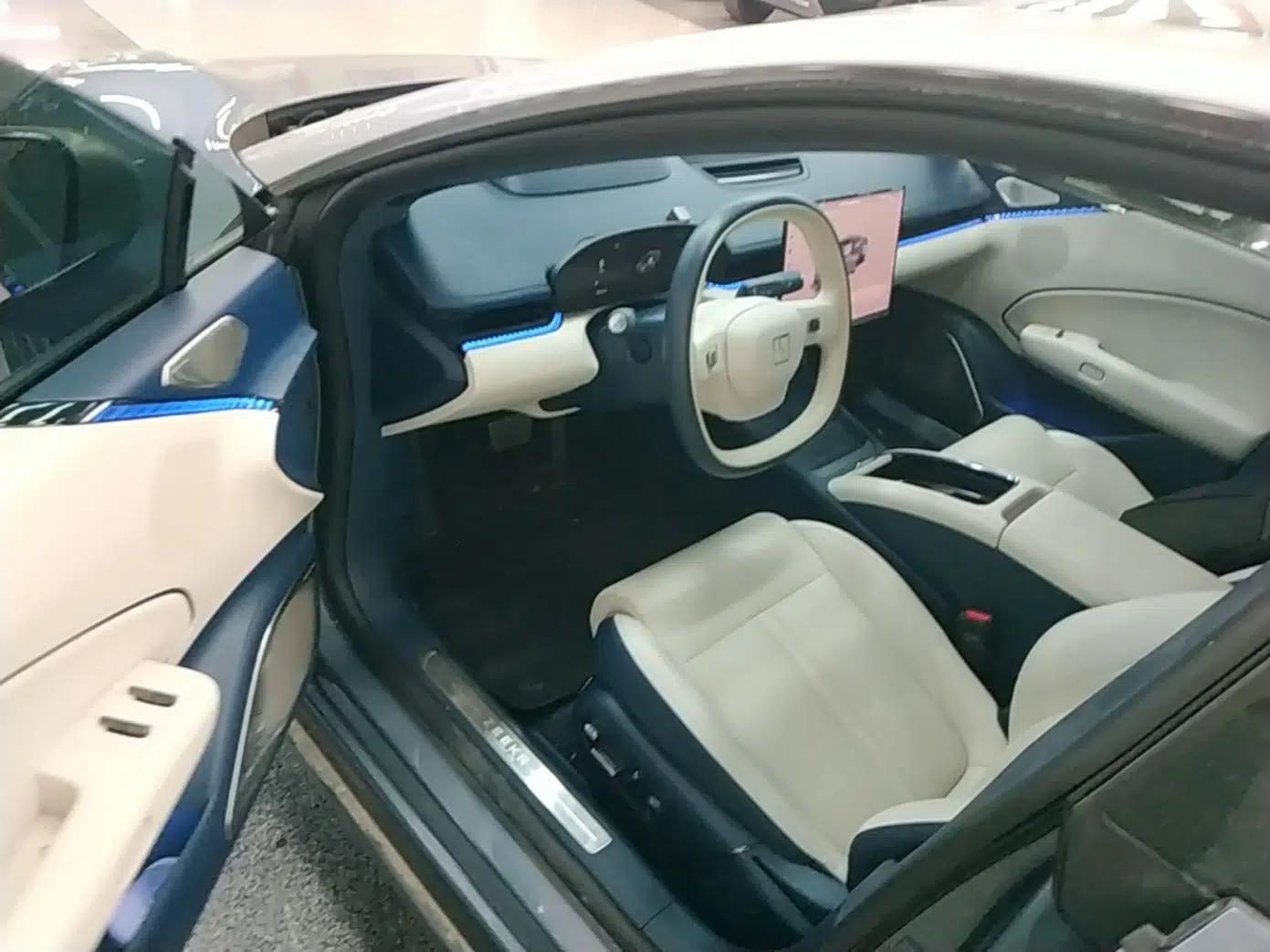 Zeekr 007 2024 Four-Wheel Drive Version 75 kWh — миниатюра 18