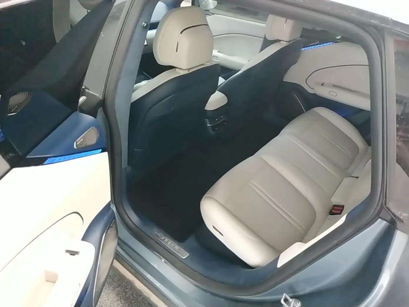Zeekr 007 2024 Four-Wheel Drive Version 75 kWh — миниатюра 20