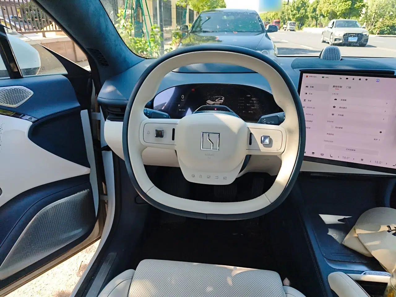 Zeekr 007 2025 Long-Range Rear-Wheel-Drive Intelligent Driving Version 100 kWh — миниатюра 9