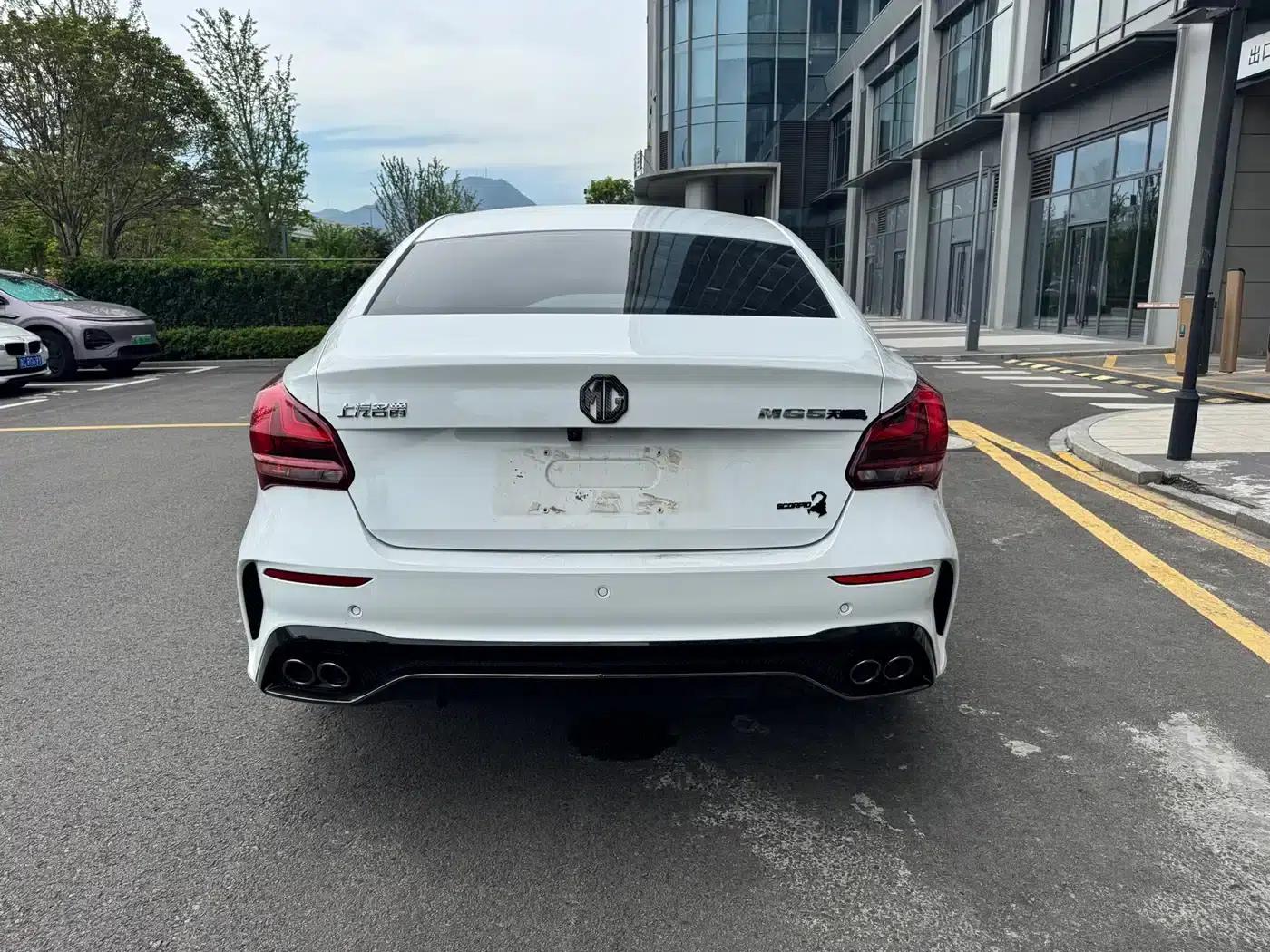 MG5 Scorpio 2022 1.5T Luxury Edition — миниатюра 11