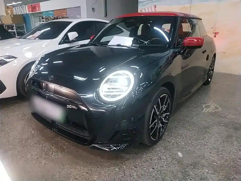 2024 Electric MINI Cooper SE Racer (452km) — миниатюра 1