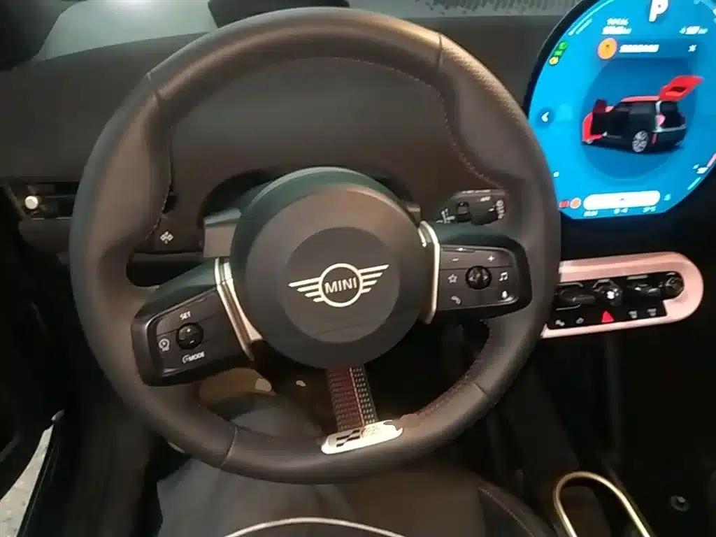 2024 Electric MINI Cooper SE Racer (452km) — миниатюра 11