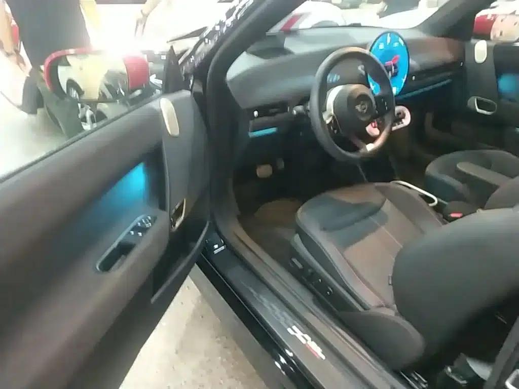 2024 Electric MINI Cooper SE Racer (452km) — миниатюра 16