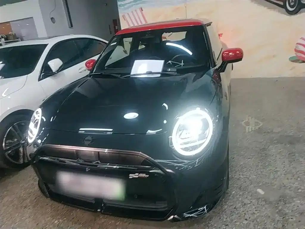 2024 Electric MINI Cooper SE Racer (452km) — миниатюра 3