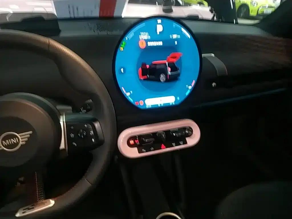2024 Electric MINI Cooper SE Racer (452km) — миниатюра 10