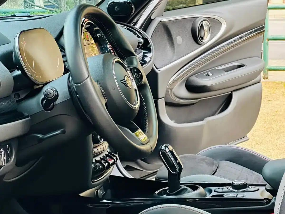 MINI JCW CLUBMAN 2022 2.0T JOHN COOPER WORKS ALL-IN — миниатюра 11