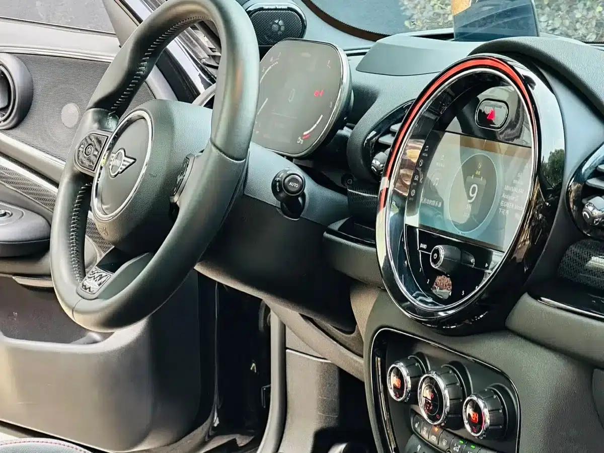 MINI JCW CLUBMAN 2022 2.0T JOHN COOPER WORKS ALL-IN — миниатюра 12