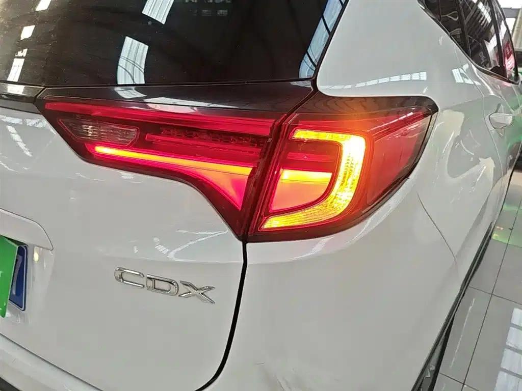Acura CDX 2016 1.5T 2WD Premium Edition — миниатюра 8