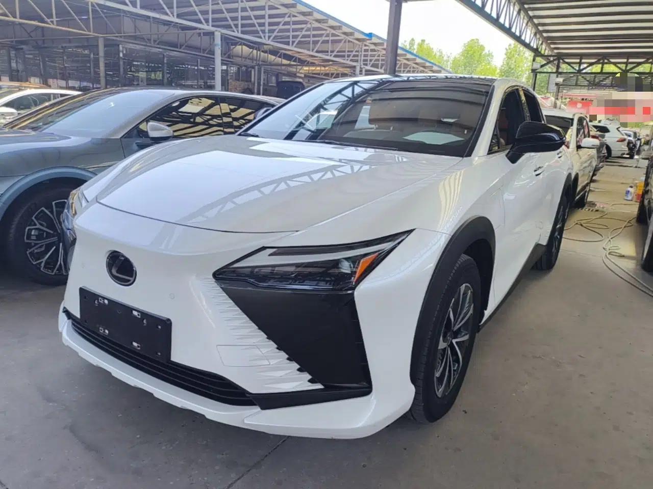 Lexus RZ 2023 450e All-Wheel Drive Luxury Edition — миниатюра 1