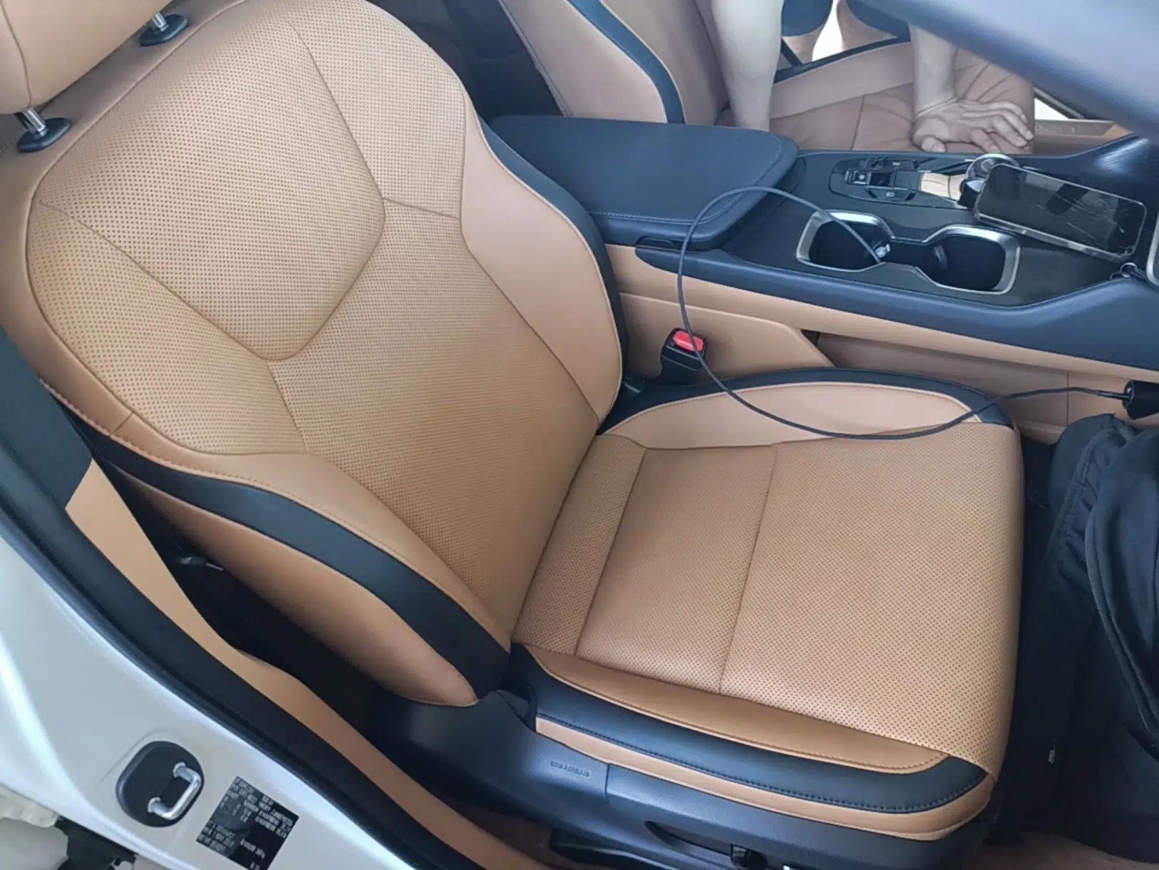 Lexus RZ 2023 450e All-Wheel Drive Luxury Edition — миниатюра 23