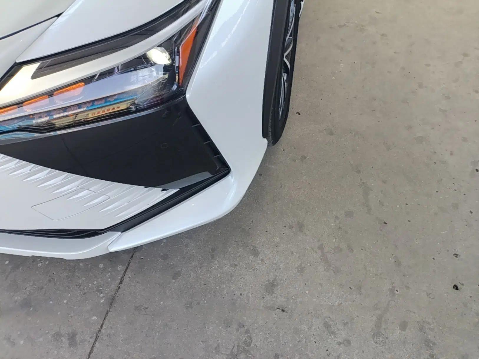 Lexus RZ 2023 450e All-Wheel Drive Luxury Edition — миниатюра 9