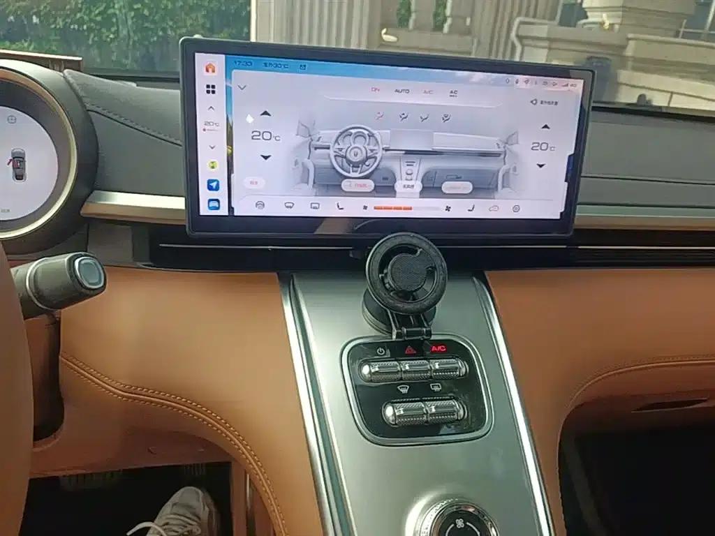 ORA Lightning Cat 2022 555km Luxury Edition — миниатюра 13