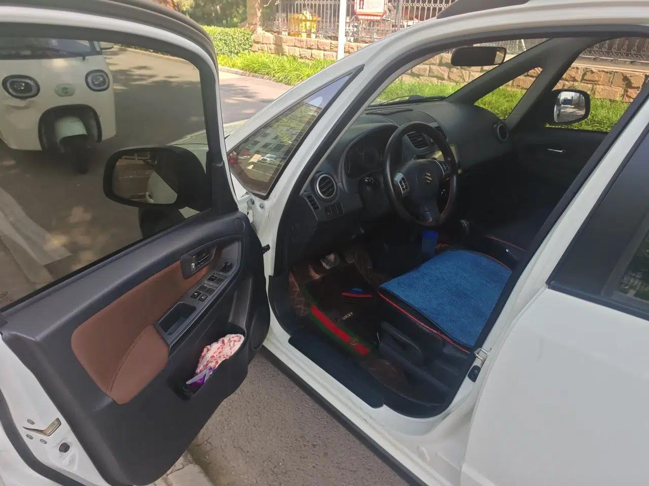Suzuki SX4 2016 1.6L Automatic Classic Edition — миниатюра 17