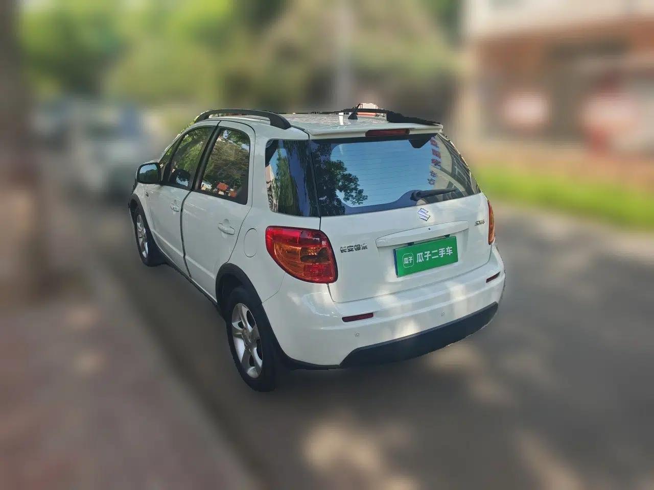 Suzuki SX4 2016 1.6L Automatic Classic Edition — миниатюра 4