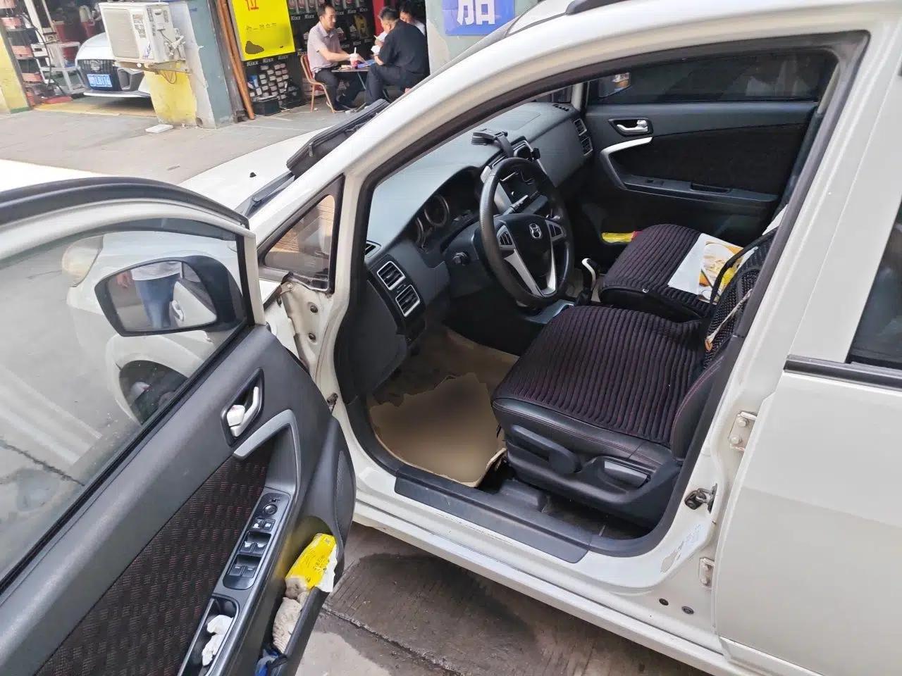 Suzuki Liana A6 2014 Hatchback 1.4L Manual Ideal Model — миниатюра 17