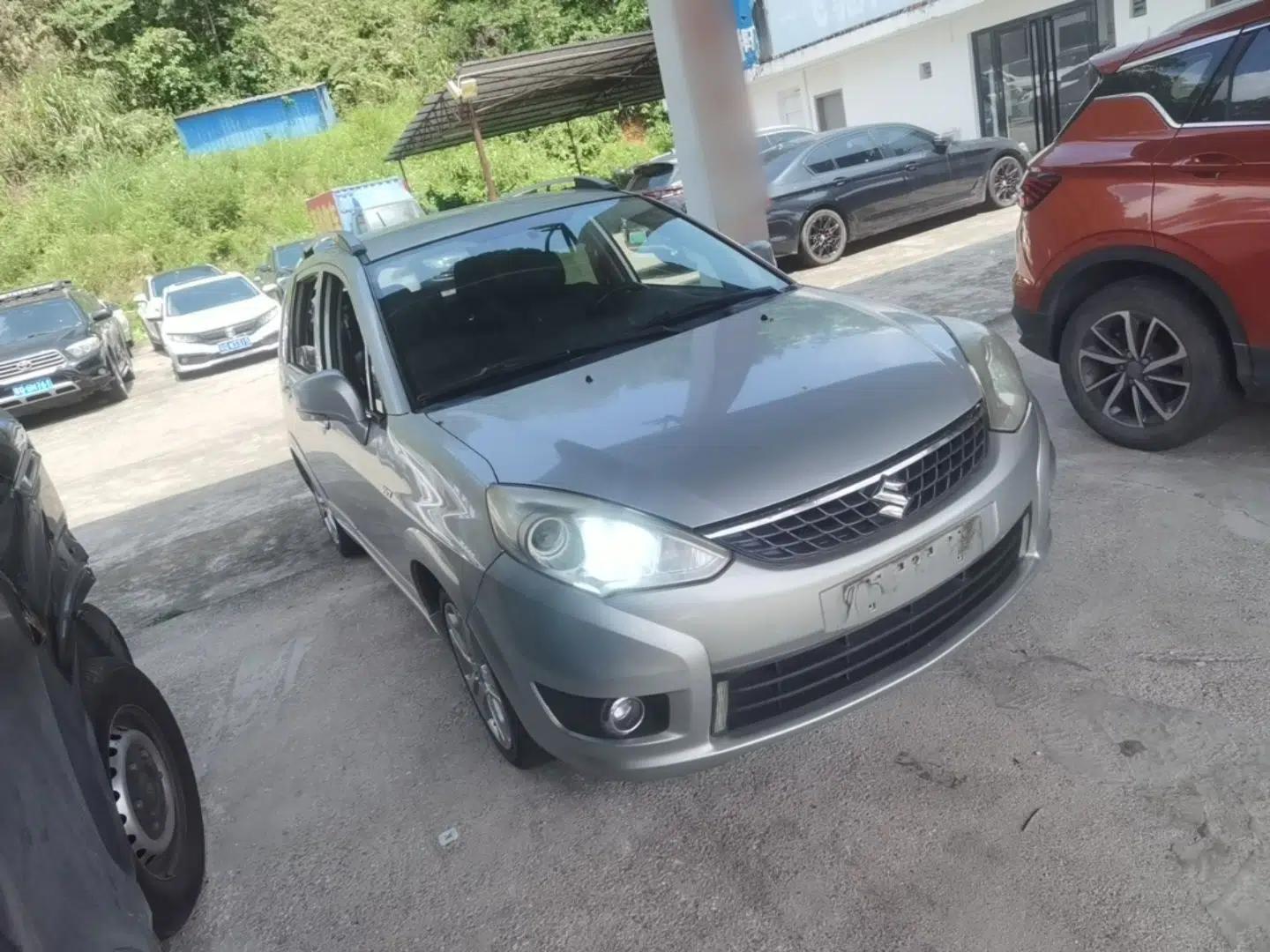 Suzuki Liana A6 2015 Hatchback 1.4L Manual Ideal Model — миниатюра 3
