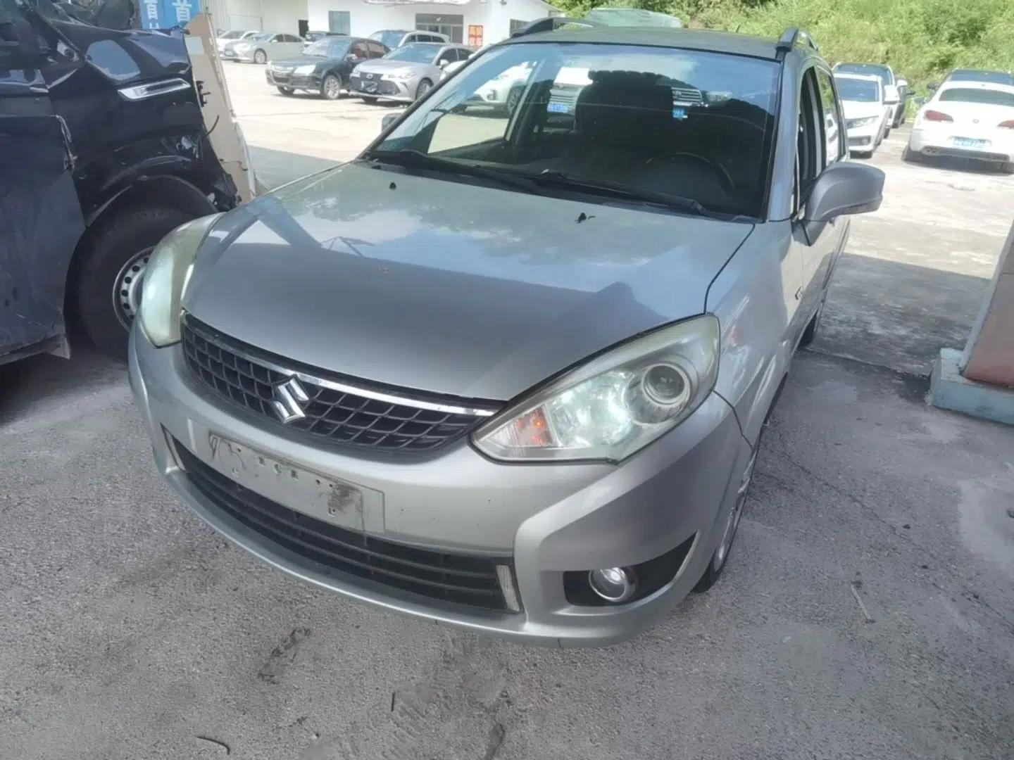 Suzuki Liana A6 2015 Hatchback 1.4L Manual Ideal Model — миниатюра 9
