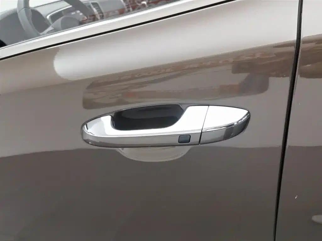 Kia KX5 2016 1.6T Automatic 2WD DLX — миниатюра 18