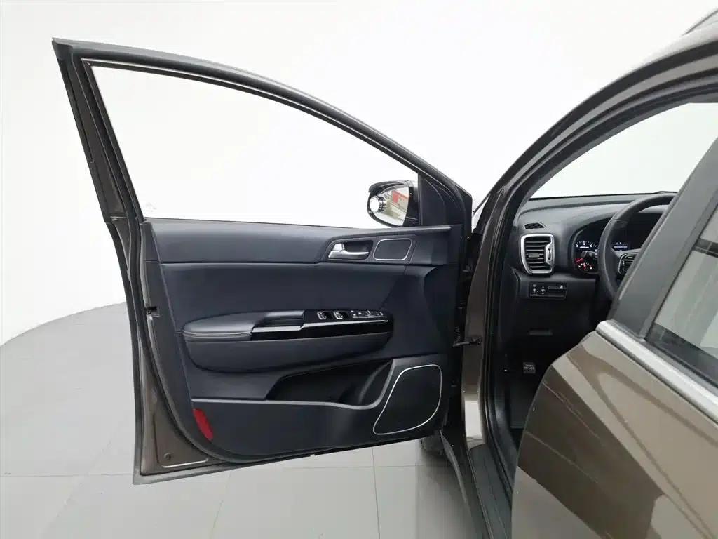 Kia KX5 2016 1.6T Automatic 2WD DLX — миниатюра 8
