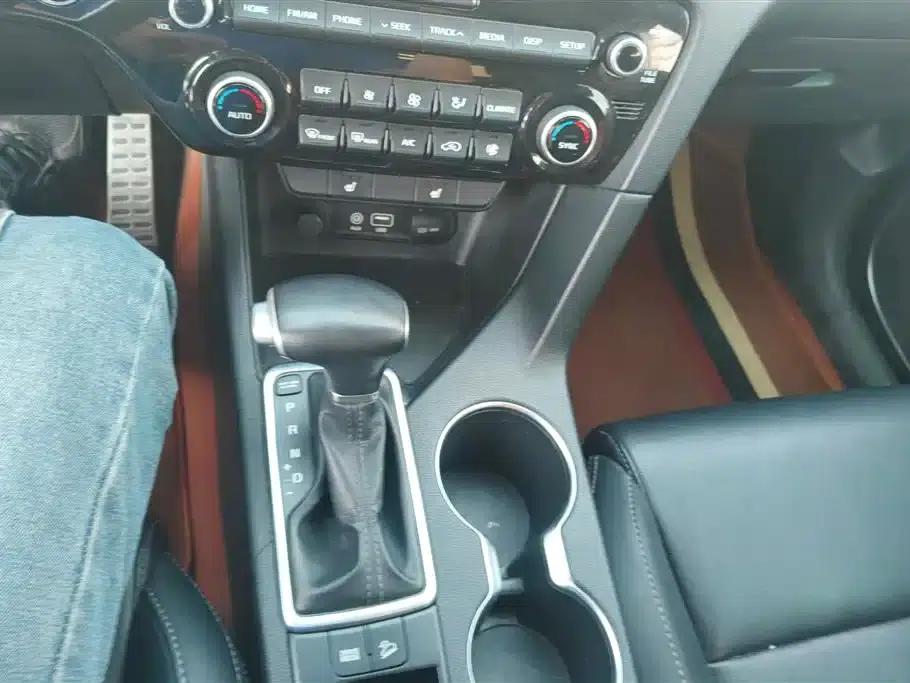 Kia KX5 2016 1.6T Automatic 2WD DLX — миниатюра 16